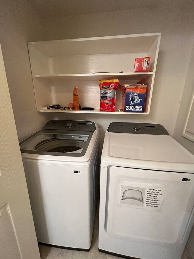 Foto del edificio - 3531 Landau Cir