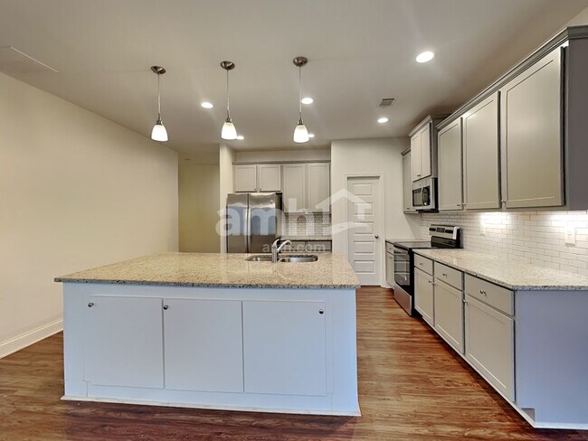 Foto del edificio - 460 Omnia Ridge Way