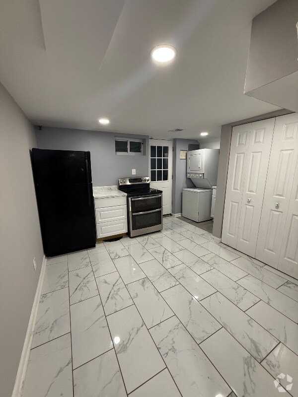Building Photo - 2100 Ashburton St
