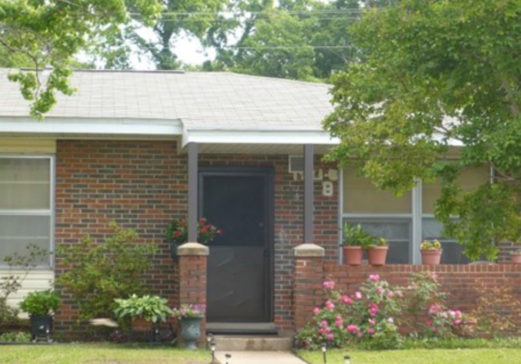 Primary Photo - Gibbs Village East