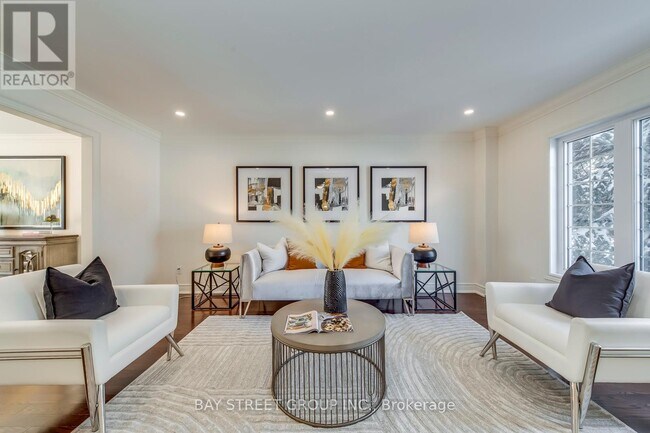 Building Photo - 1128 Lansdown Dr