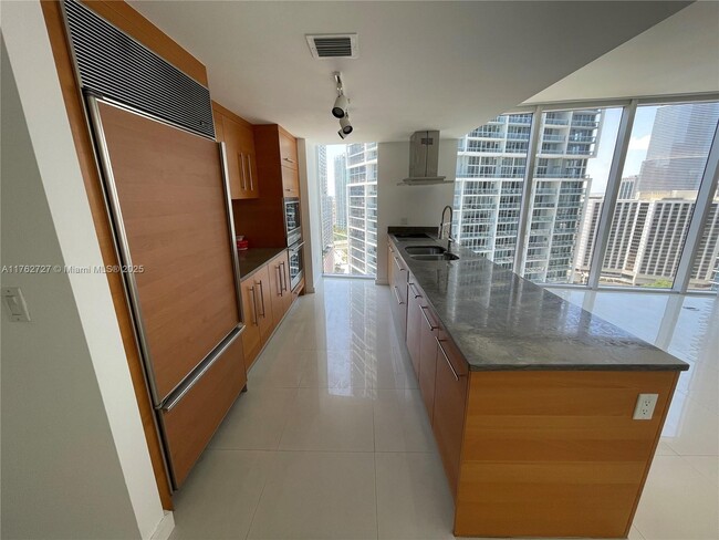 Foto del edificio - 495 Brickell Ave