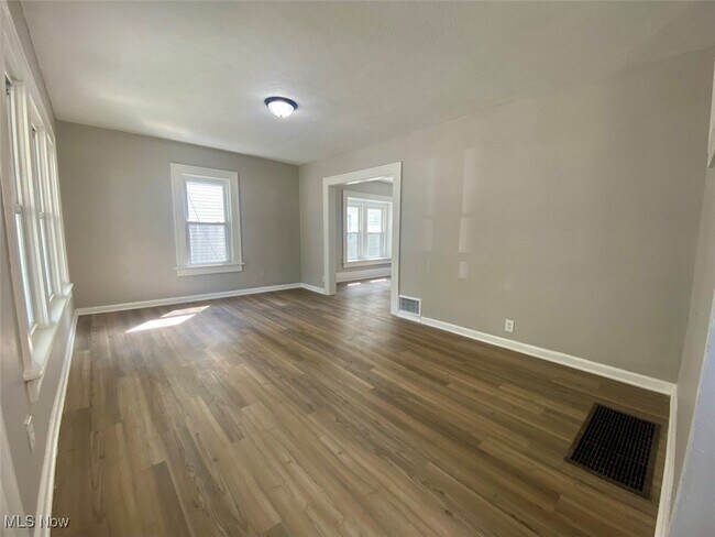Foto del edificio - 1062 Pitkin Ave