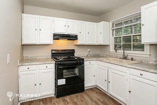 Building Photo - 1351 W Sedgefield Dr