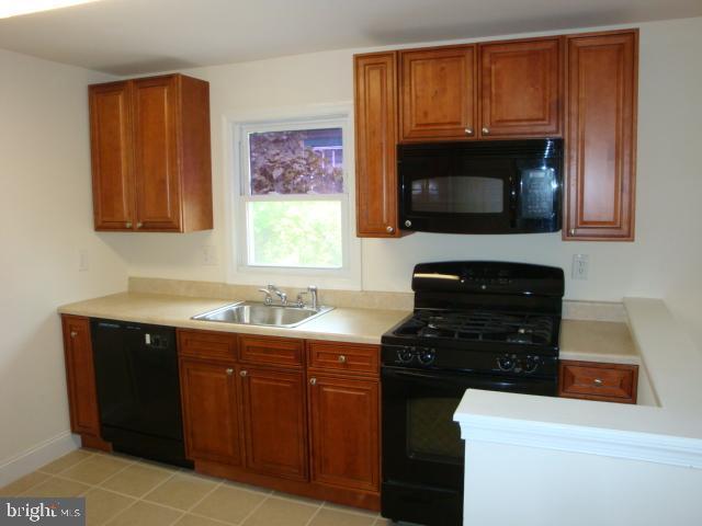 Building Photo - 3702 Varnum St