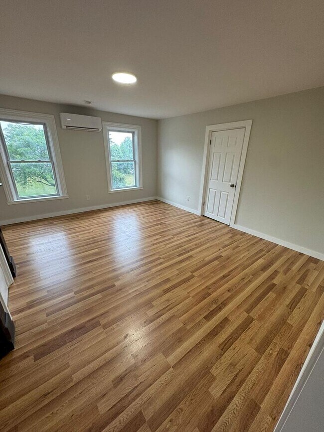 Foto del edificio - West 2nd Street Duplex