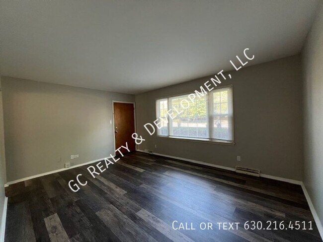 Building Photo - ***EASTSIDE GENEVA LOCATION / 2 BDRM / 1 B...