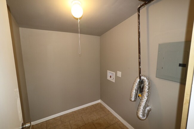 Foto del edificio - 4 Bedroom Ranch w/ Garage