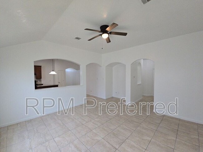 Building Photo - 1306 Squire Dr