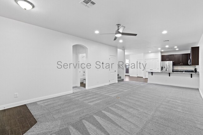 Foto del edificio - 2525 N Riley Rd