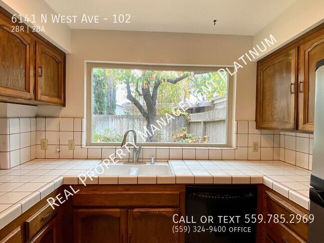 Building Photo - $1,950 Bullard & West, 2 Bed Condo, Commun...