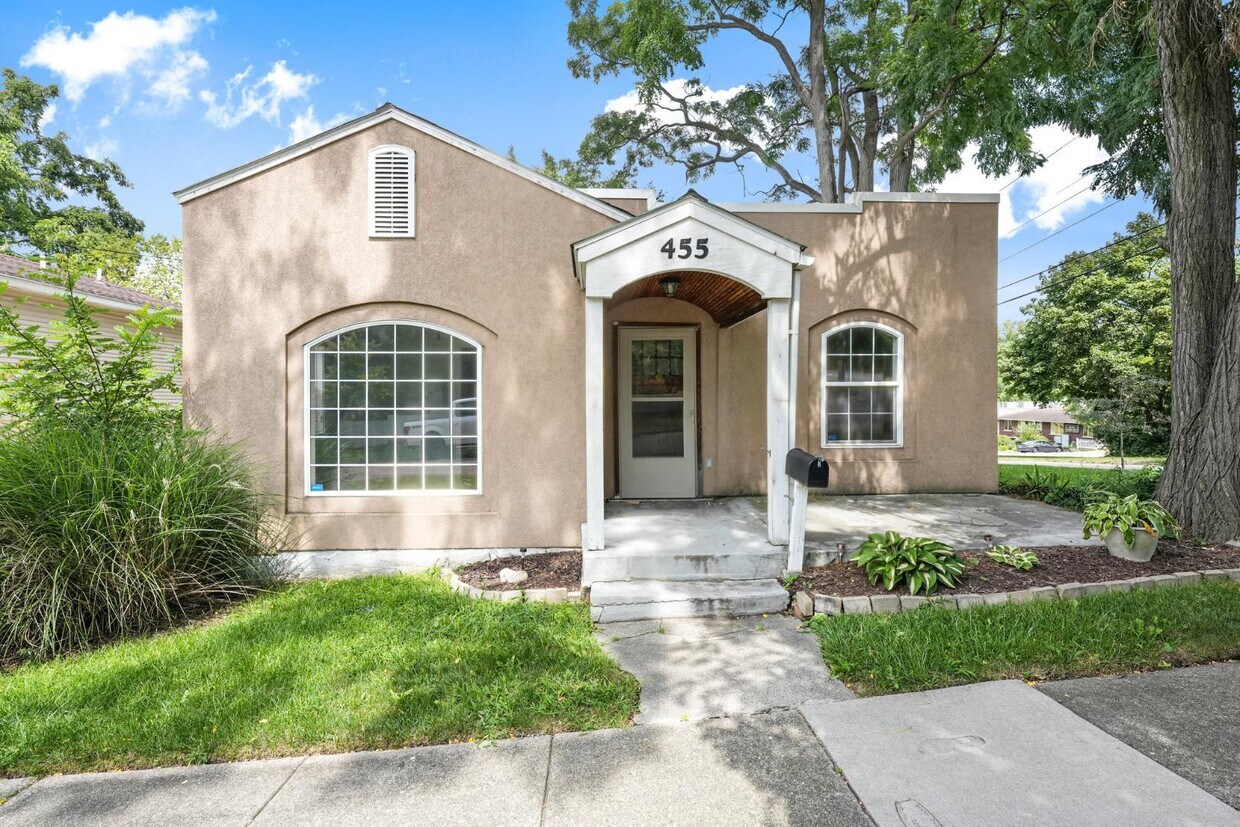 Foto principal - 455 Cedar St NE