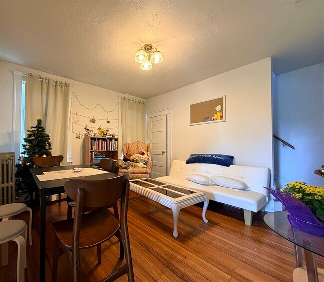 Foto del edificio - 91 Academy Hill Rd