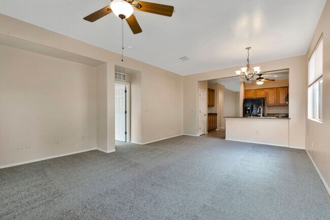 Building Photo - Unique NW Home