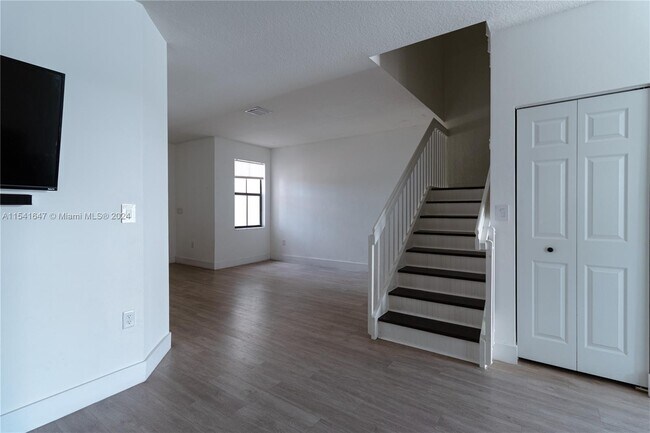 Building Photo - 3435 W 105 th Pl