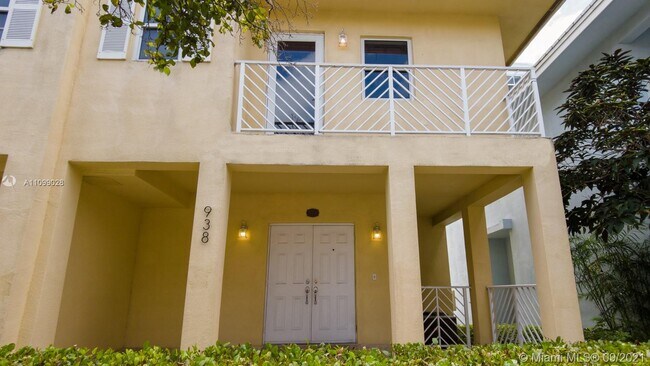Building Photo - 938 SW 10th St