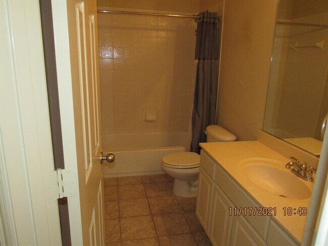 Foto del edificio - 4100 Woodland Tr