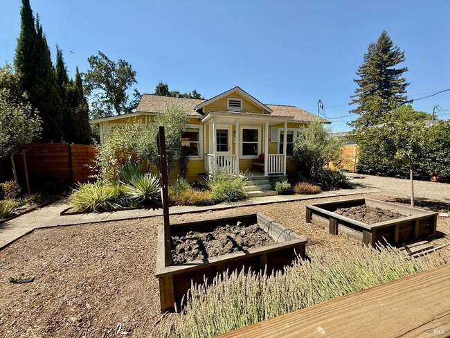 Building Photo - 1813 Fair Way