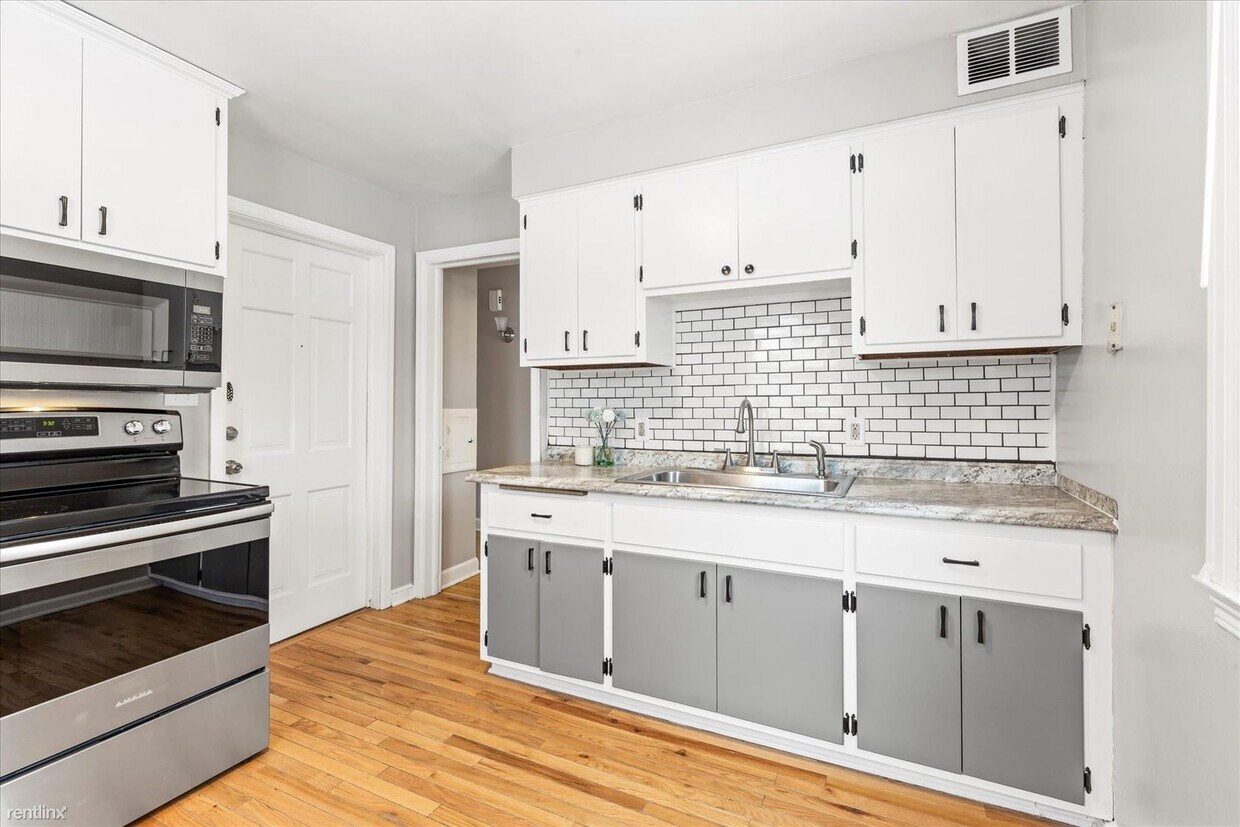 2 br, 1 bath Duplex 2976 South 48th Street Townhouse for Rent in