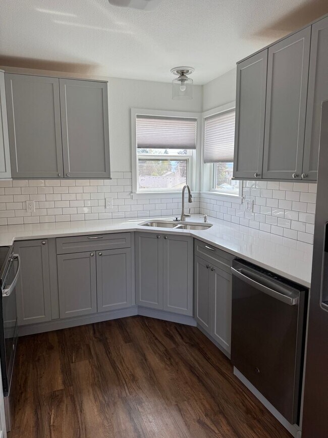 Foto del edificio - Beautiful newly renovated home on the hill in Camas