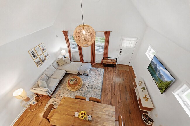 Foto del edificio - 2584 W 11th St