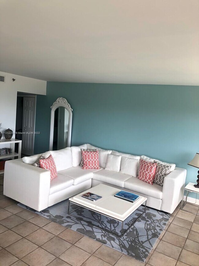 Foto del edificio - 834 Ocean Dr