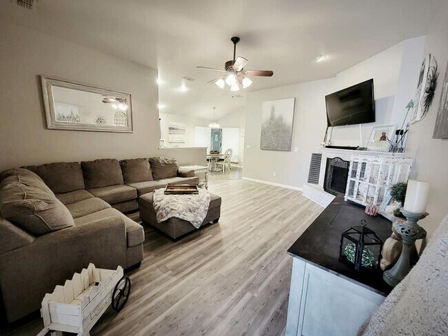 Foto del edificio - Beautiful 3/2/2 home in Quincy Park