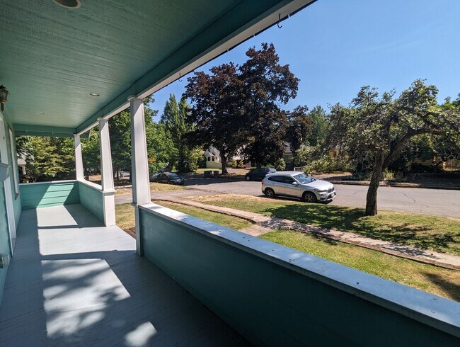 Building Photo - 4-Bedroom, 2-Bath Home In The Amazon Area ...