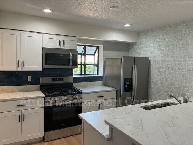 Building Photo - 10647 Deergrass Ln