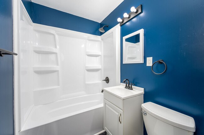 Building Photo - 6225 N Independence Dr