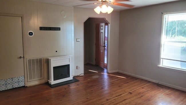 Foto del edificio - 536 Devine St