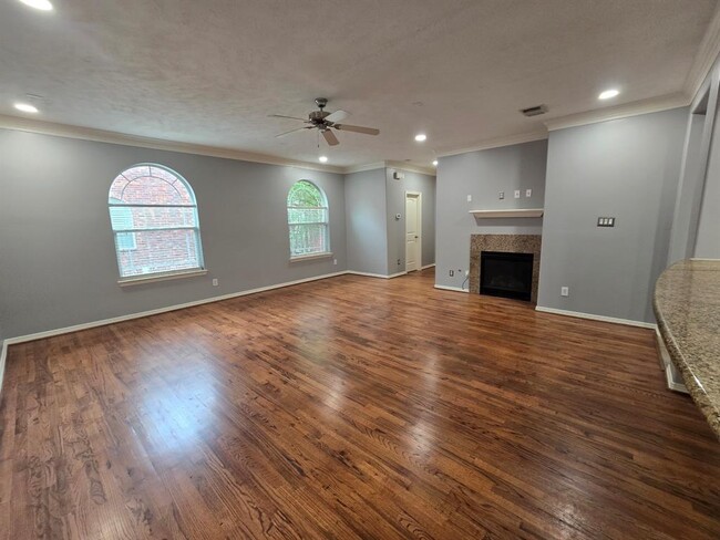 Building Photo - 1309 Bingham St