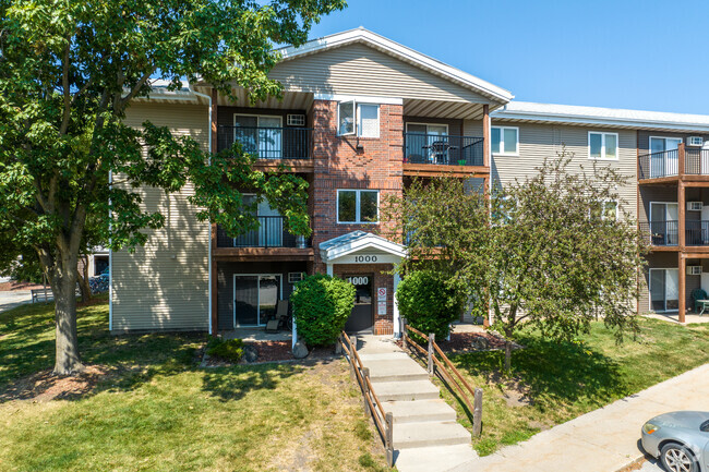 Building Photo - Spruce Pointe