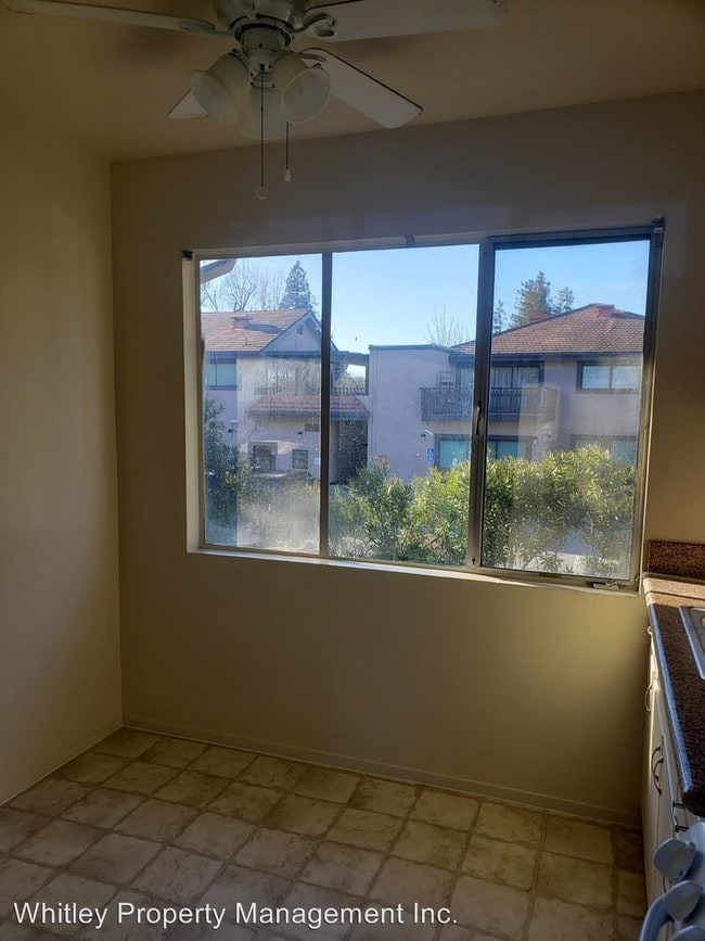 Building Photo - 29 Orchard Ave