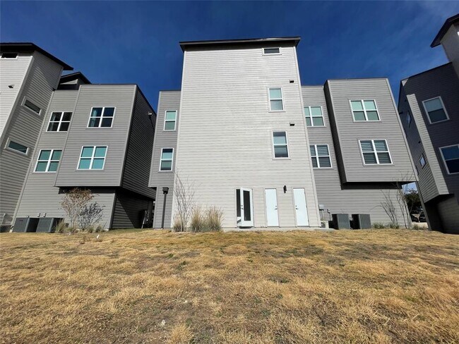 Foto del edificio - 4300 Mansfield Dam Rd