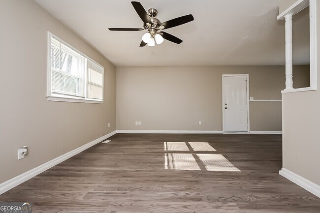Foto del edificio - 4975 Manor Dr SW
