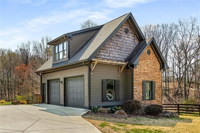 Building Photo - 103 Hunting Valley Trail