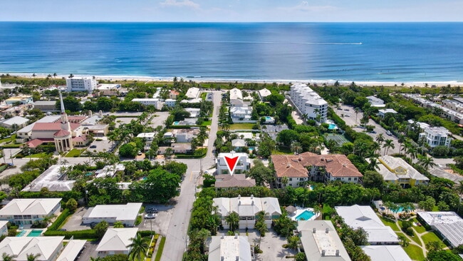 Building Photo - 1020 Miramar Dr
