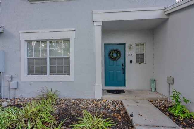 Building Photo - 9681 Santa Rosa Dr