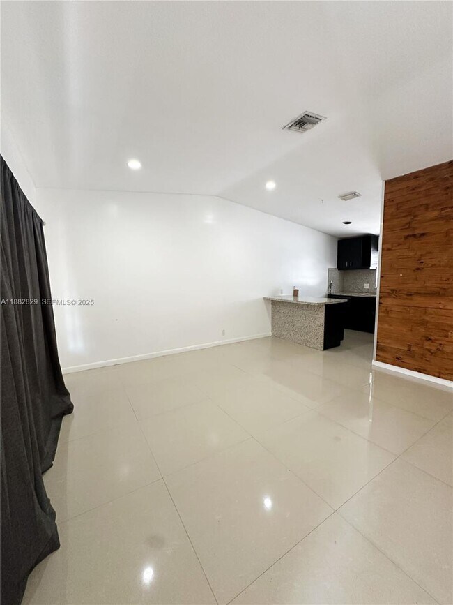 Foto del edificio - 313 Hendricks Isle