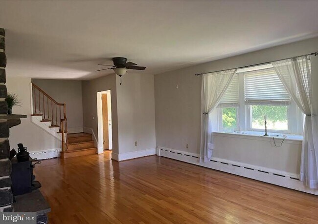 Foto del edificio - 1102 Woodland Ave
