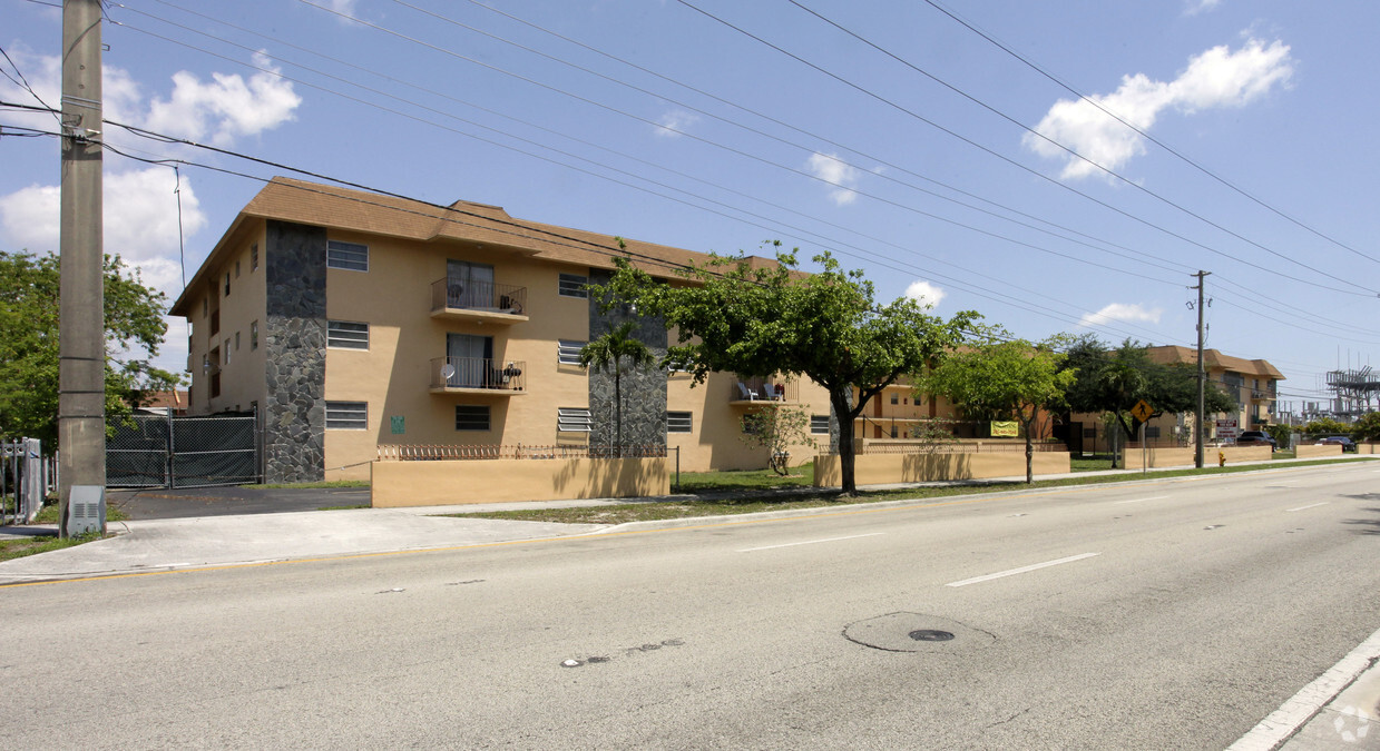 Primary Photo - Marland Apartments