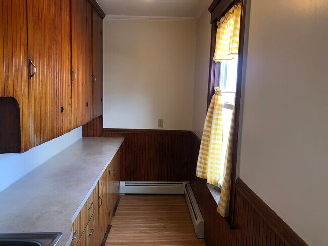 Building Photo - 490 Manville Rd
