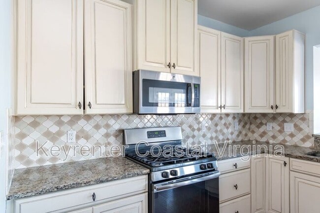 Building Photo - 331 Spring Hill Pl