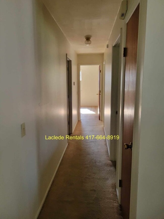 Building Photo - 3 BEDROOM 1 BATH HOUSE FOR RENT