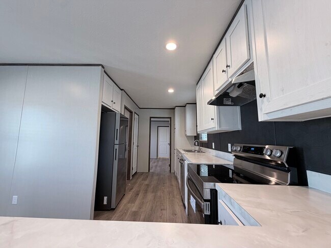 Building Photo - 709 N Collins Fwy