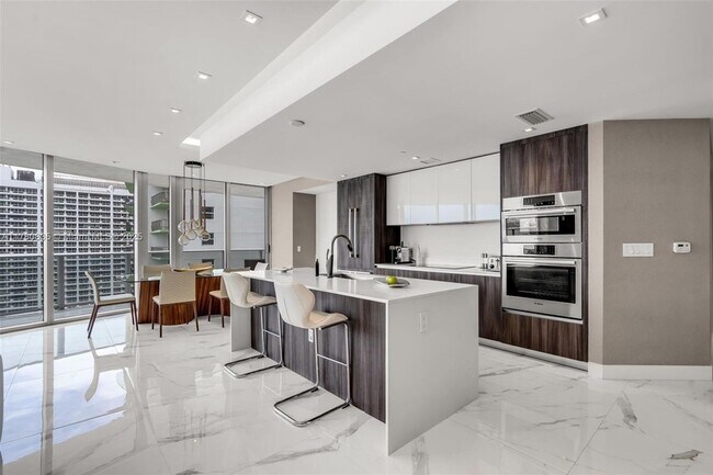 Foto del edificio - 488 NE 18th St