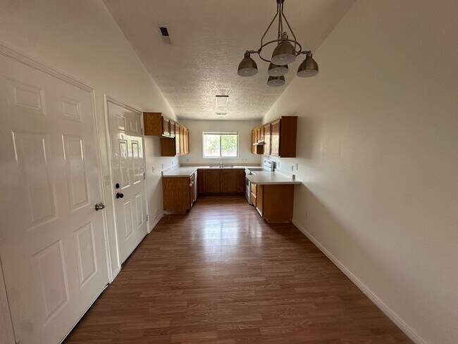 Foto del edificio - Duplex Property near the Mall