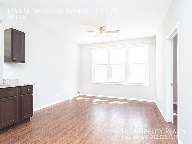 Foto del edificio - 1544 W Wabansia Ave