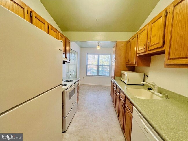 Building Photo - 6502 Home Water Ct